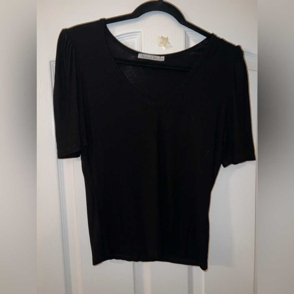 One size black short sleeve